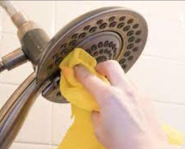 De 5 fouten maakt iedereen bij het schoonmaken van de douche! Jij ook?