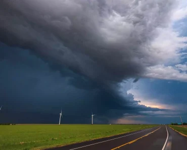 Monsterhitte maakt plaats voor noodweer: ”Het gaat flink spoken”